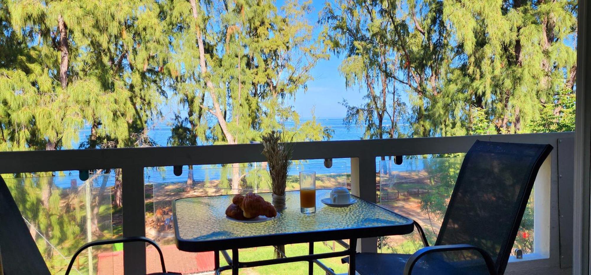 Phoenix Beach Apartments Sea View Flic-en-Flacq Extérieur photo