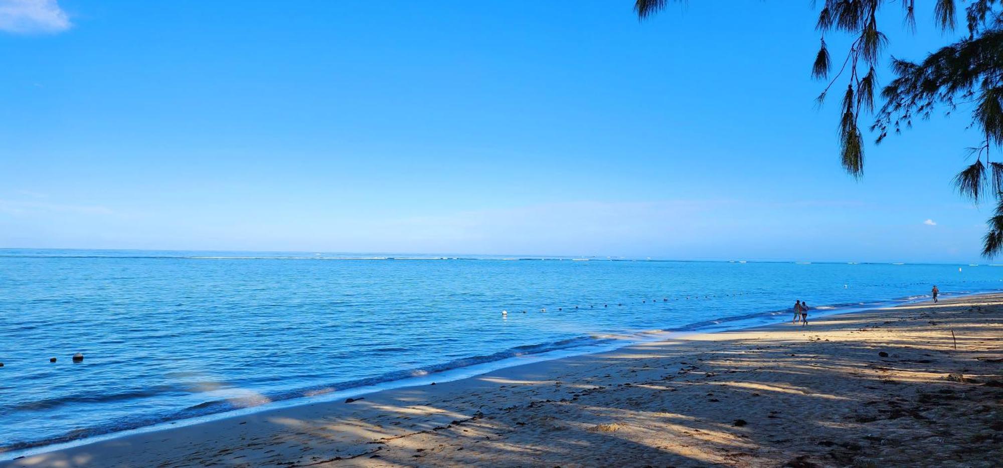 Phoenix Beach Apartments Sea View Flic-en-Flacq Extérieur photo